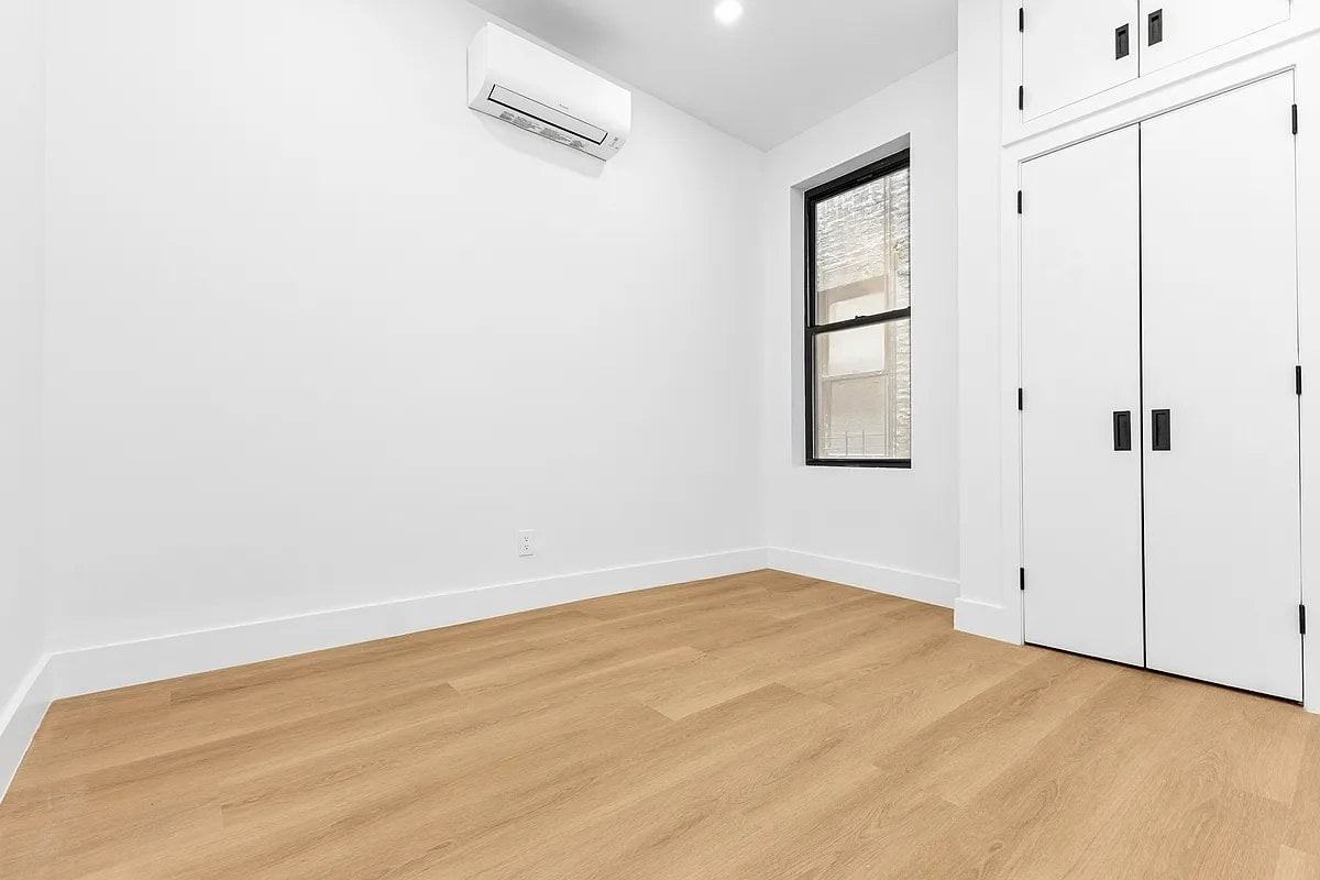 425 W 57th St #2H - Photo 7 of 10