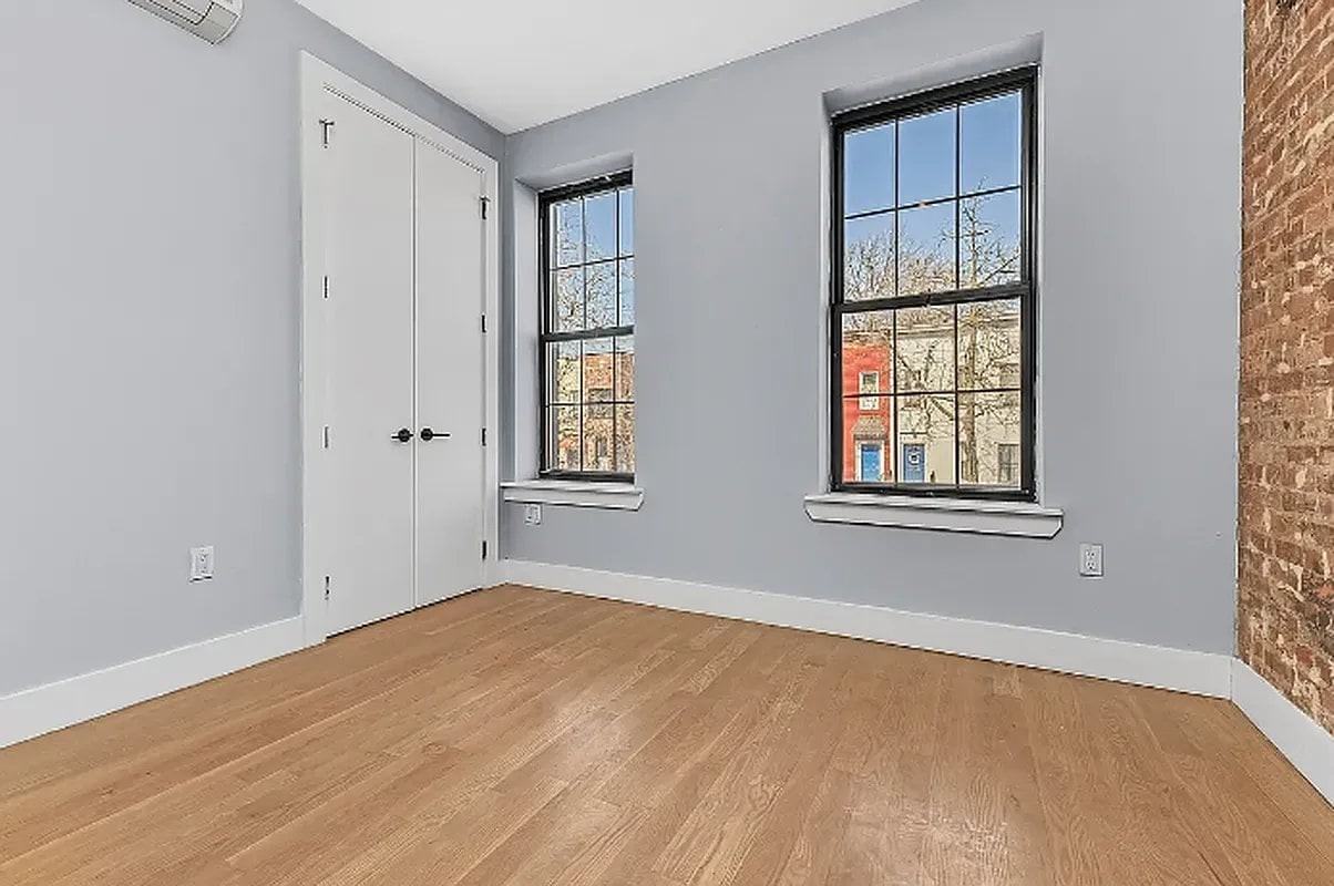 540 Bainbridge St #3R - Photo 2 of 8