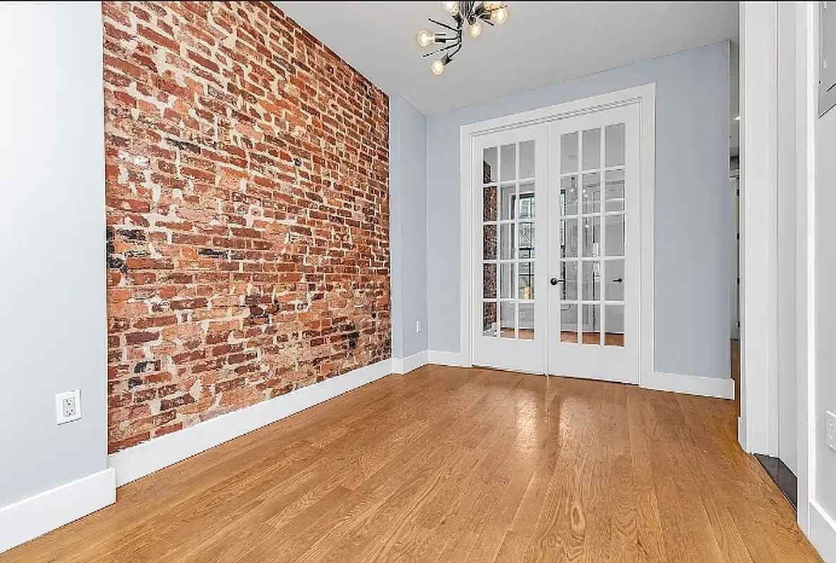 540 Bainbridge St #3R - Photo 6 of 8