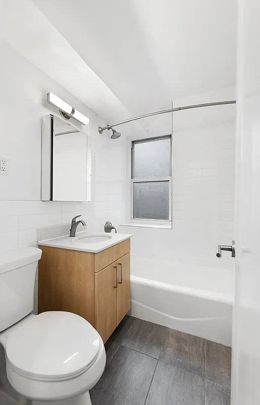 30 W 141st St #16B - Photo 4 of 4