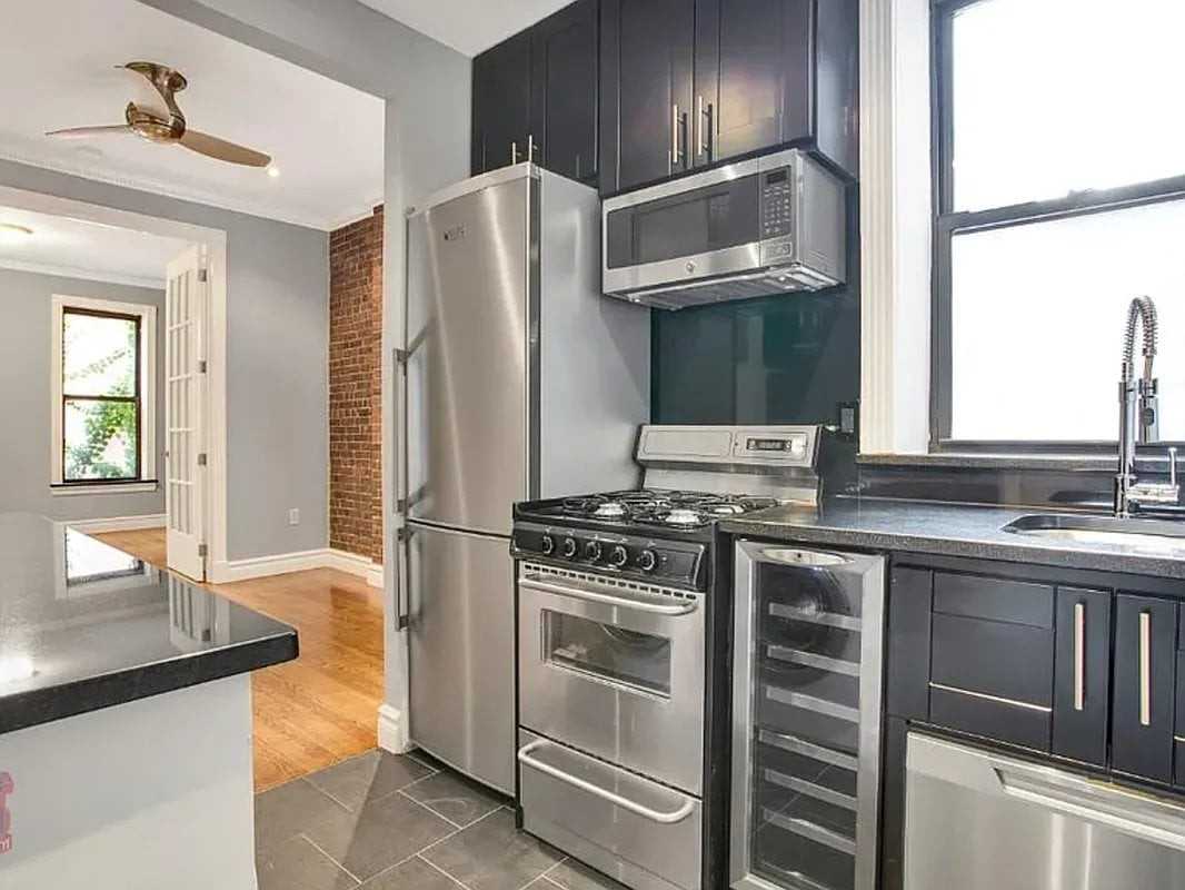 722 10th Ave #3A - Photo 3 of 4