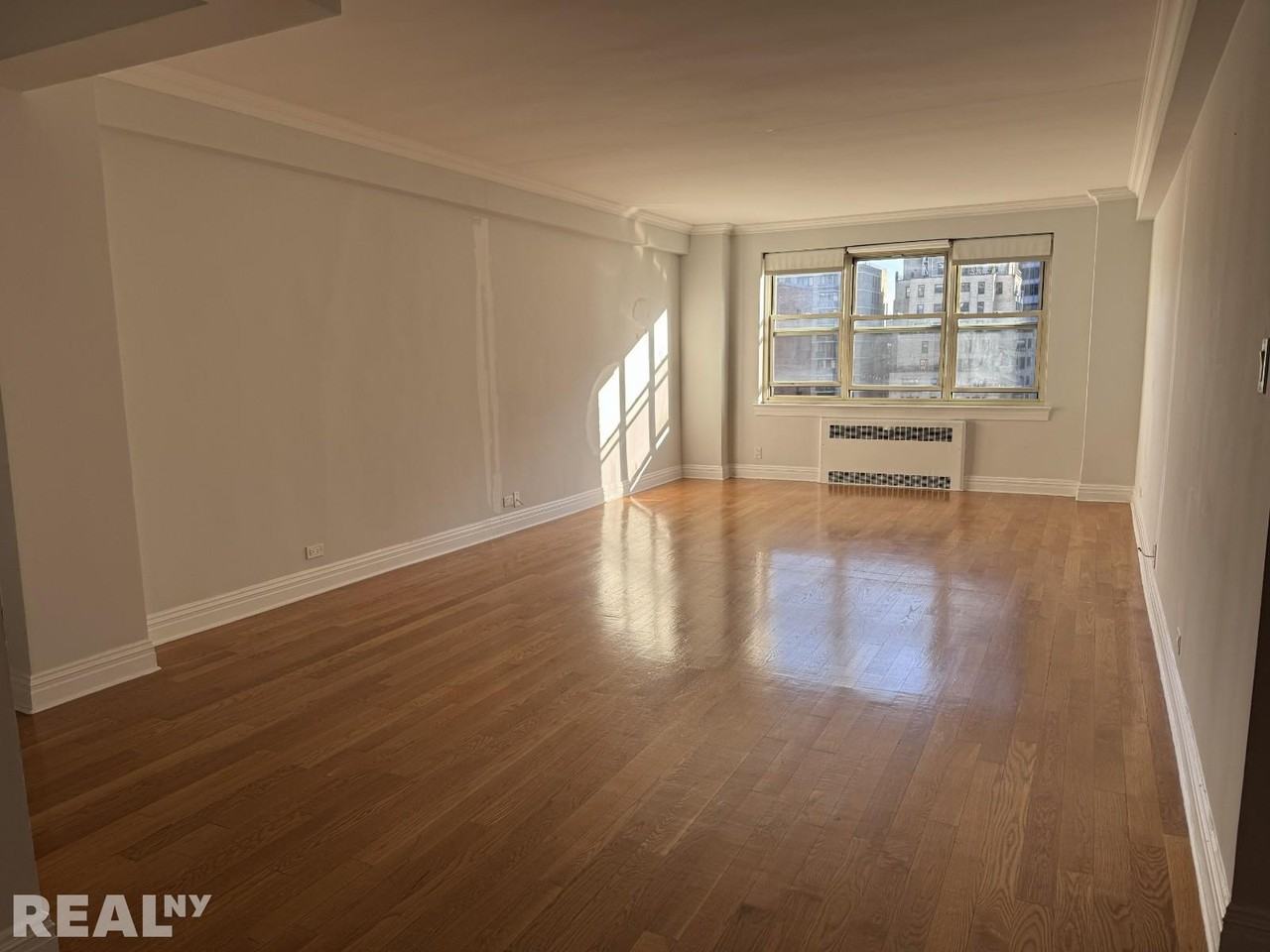 Park Ave #5H - Photo 3 of 5