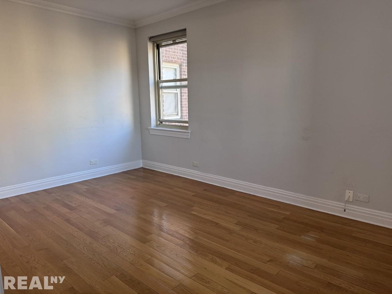 Park Ave #5H - Photo 4 of 5