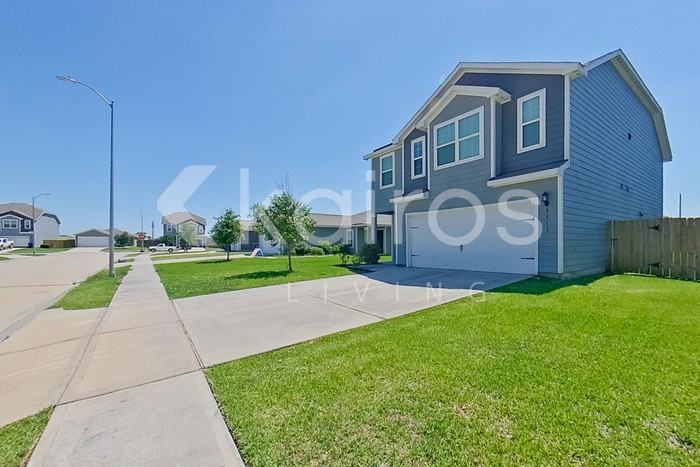 8411 Hannah Rd - Photo 2 of 33
