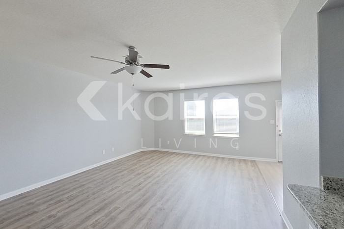 8411 Hannah Rd - Photo 4 of 33