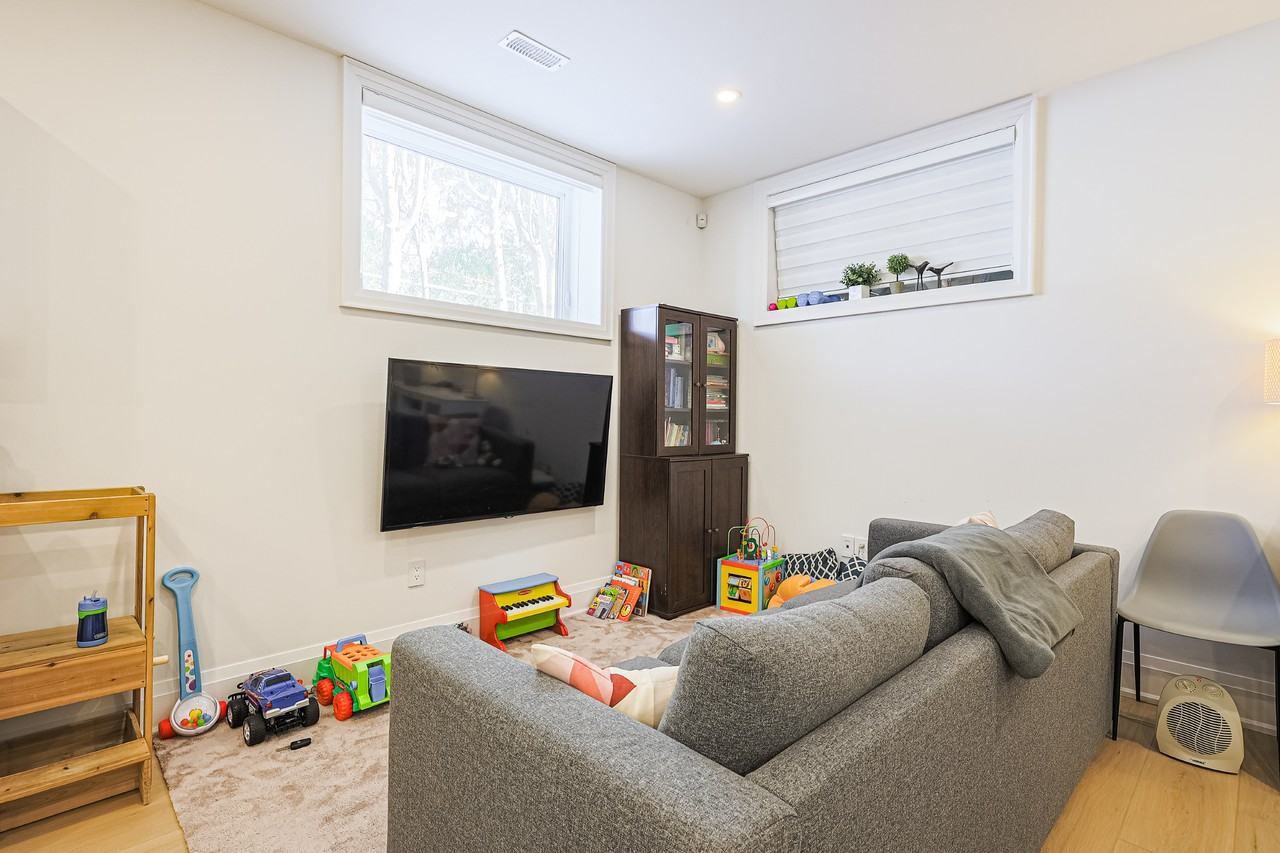 93 Gorman Park - Photo 7 of 10