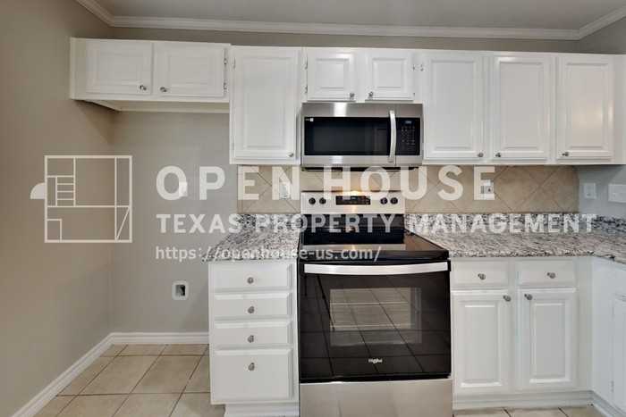 4161 Driscoll Dr - Photo 7 of 20