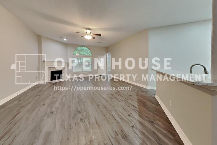 18407 Lost Maples Ct - Photo 4 of 21