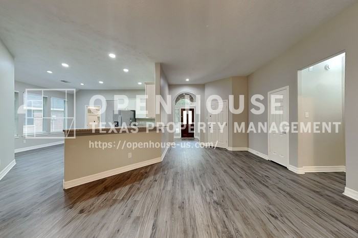 18407 Lost Maples Ct - Photo 5 of 21