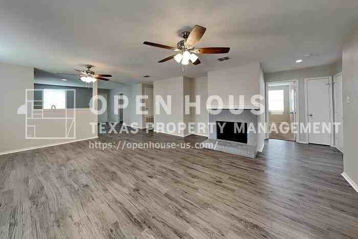 1417 Erin Dr - Photo 4 of 20
