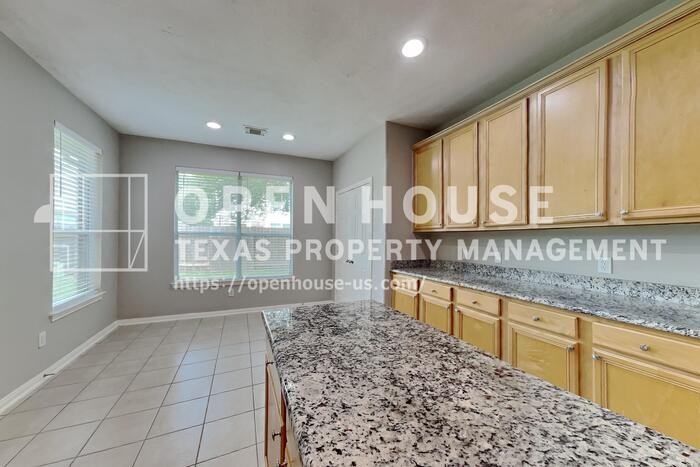 12723 Rock Creek Ct - Photo 7 of 23