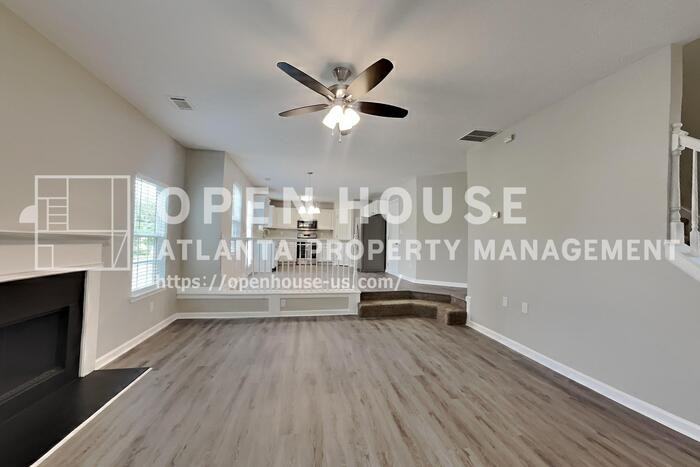 2896 Spence Ct - Photo 4 of 23