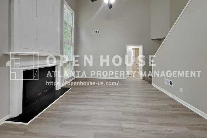 2960 Binghampton Ln - Photo 4 of 20