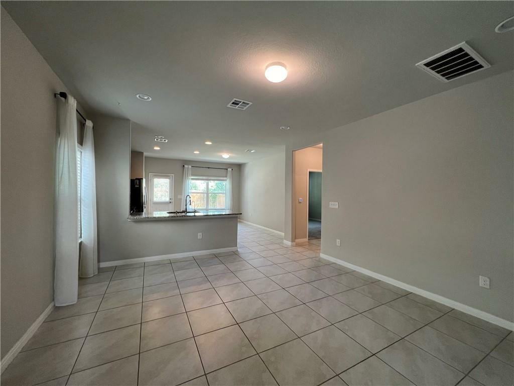 1140 La Conterra Blvd - Photo 6 of 34