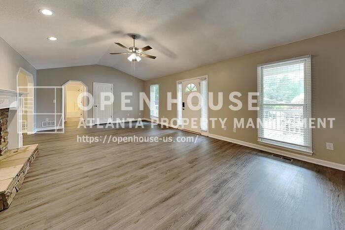 260 Wellington Walk - Photo 4 of 22