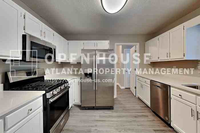 260 Wellington Walk - Photo 6 of 22