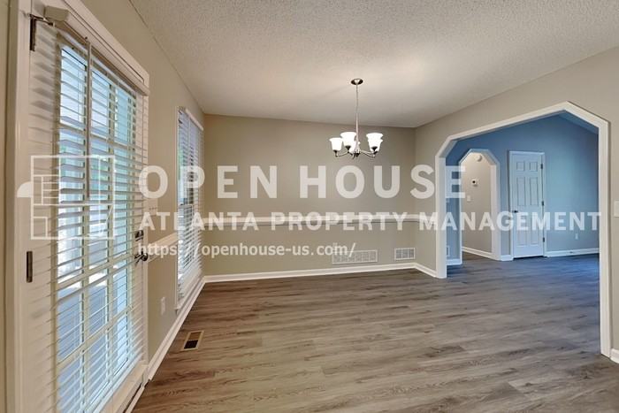 260 Wellington Walk - Photo 7 of 22