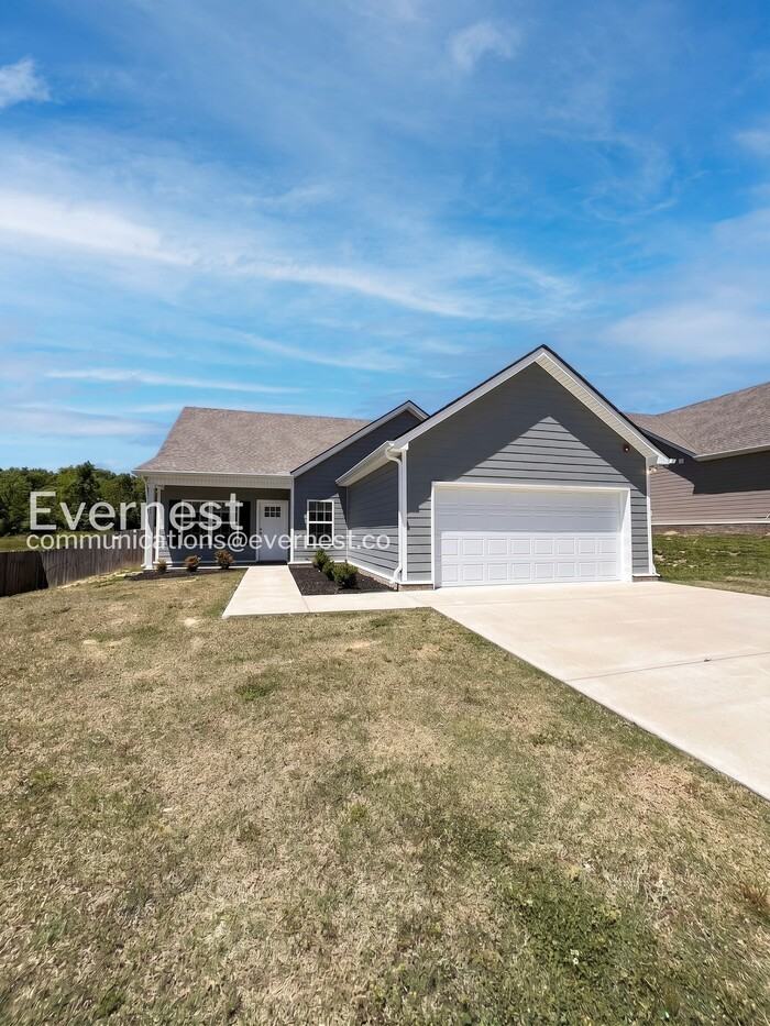 1029 Echo Ridge Rd - Photo 2 of 37