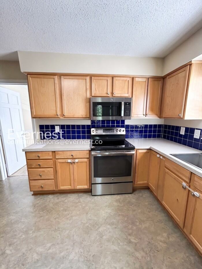 1231 Willowlake Ct - Photo 5 of 30