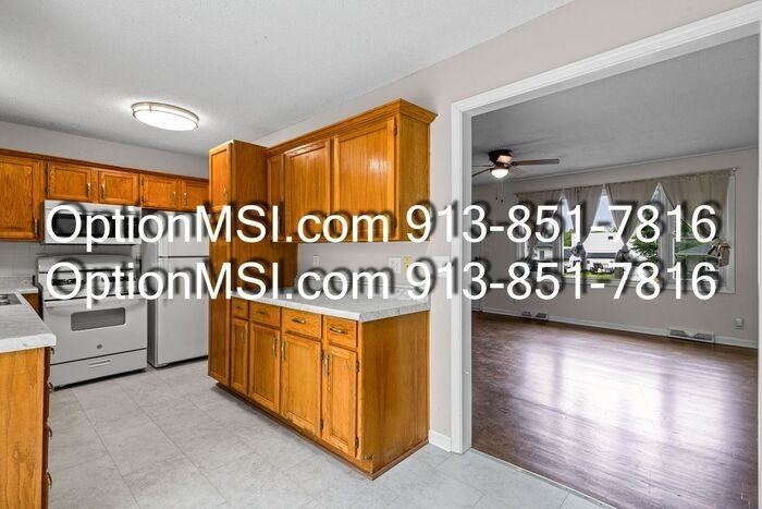8529 Troup Ave - Photo 6 of 39