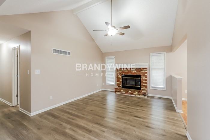 2720 Ringo Rd - Photo 3 of 25