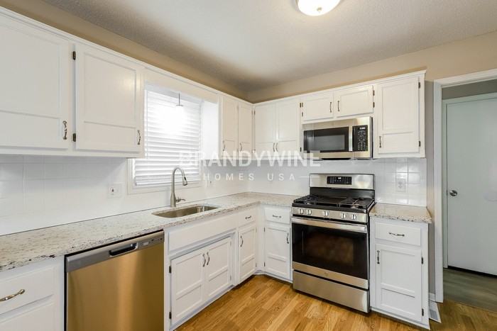 2720 Ringo Rd - Photo 7 of 25