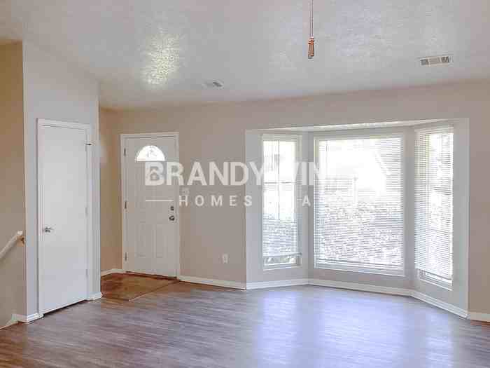 6162 Dana Ct - Photo 4 of 28