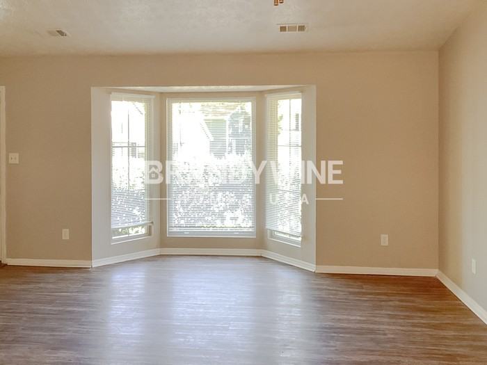 6162 Dana Ct - Photo 5 of 28