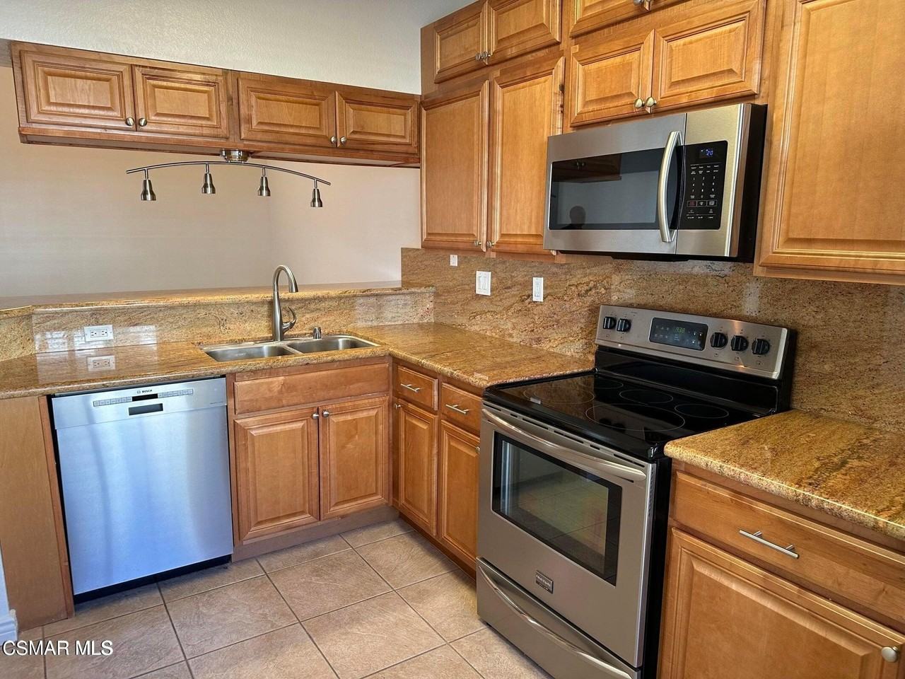 684 Sutton Crest Trl #101 - Photo 2 of 42