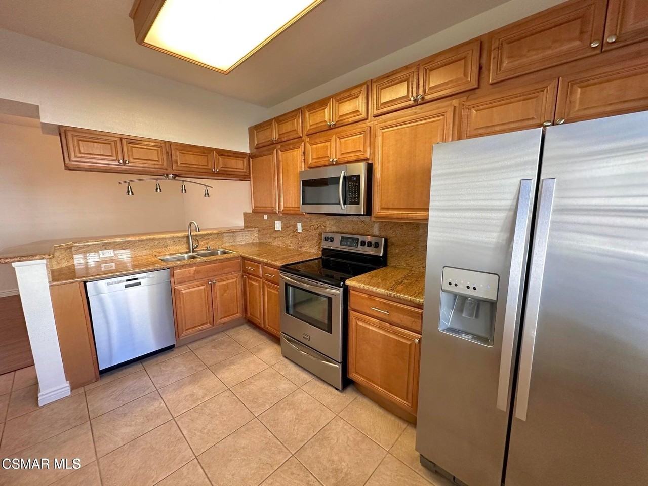 684 Sutton Crest Trl #101 - Photo 3 of 42