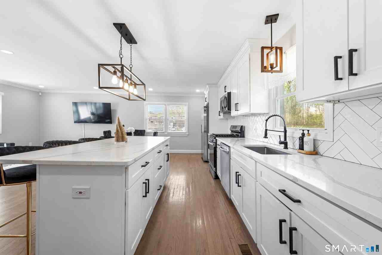 130 Deramo Pl - Photo 2 of 15