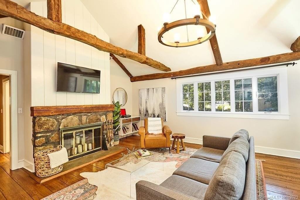 94 Partrick Rd - Photo 4 of 17