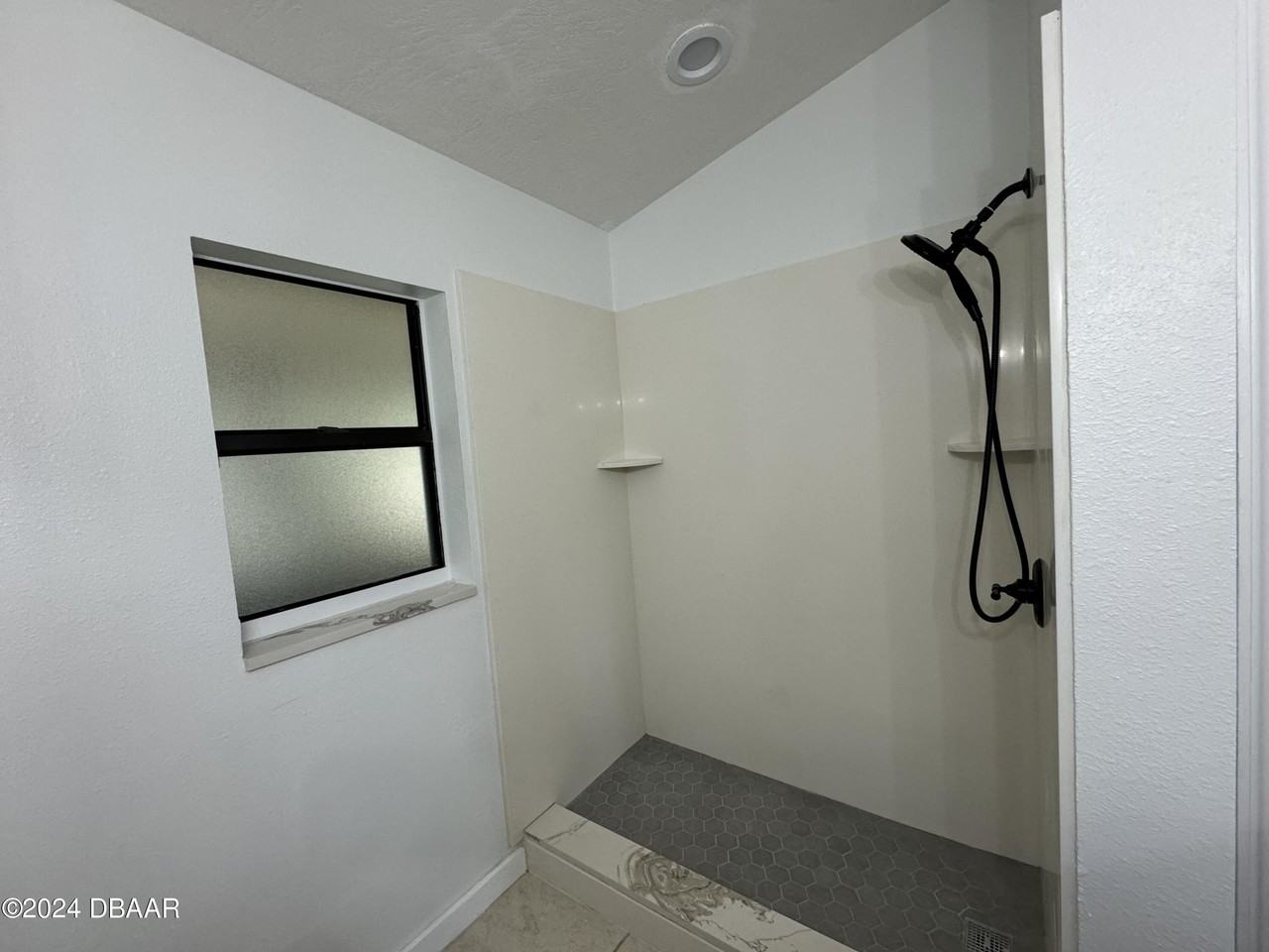 121 Tropic Bird Ct - Photo 7 of 19