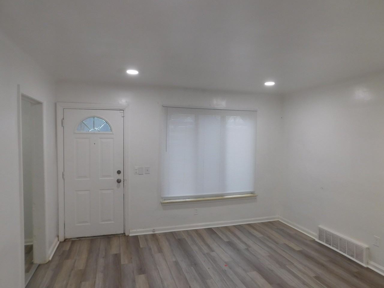 6490 Stahelin Ave - Photo 5 of 30