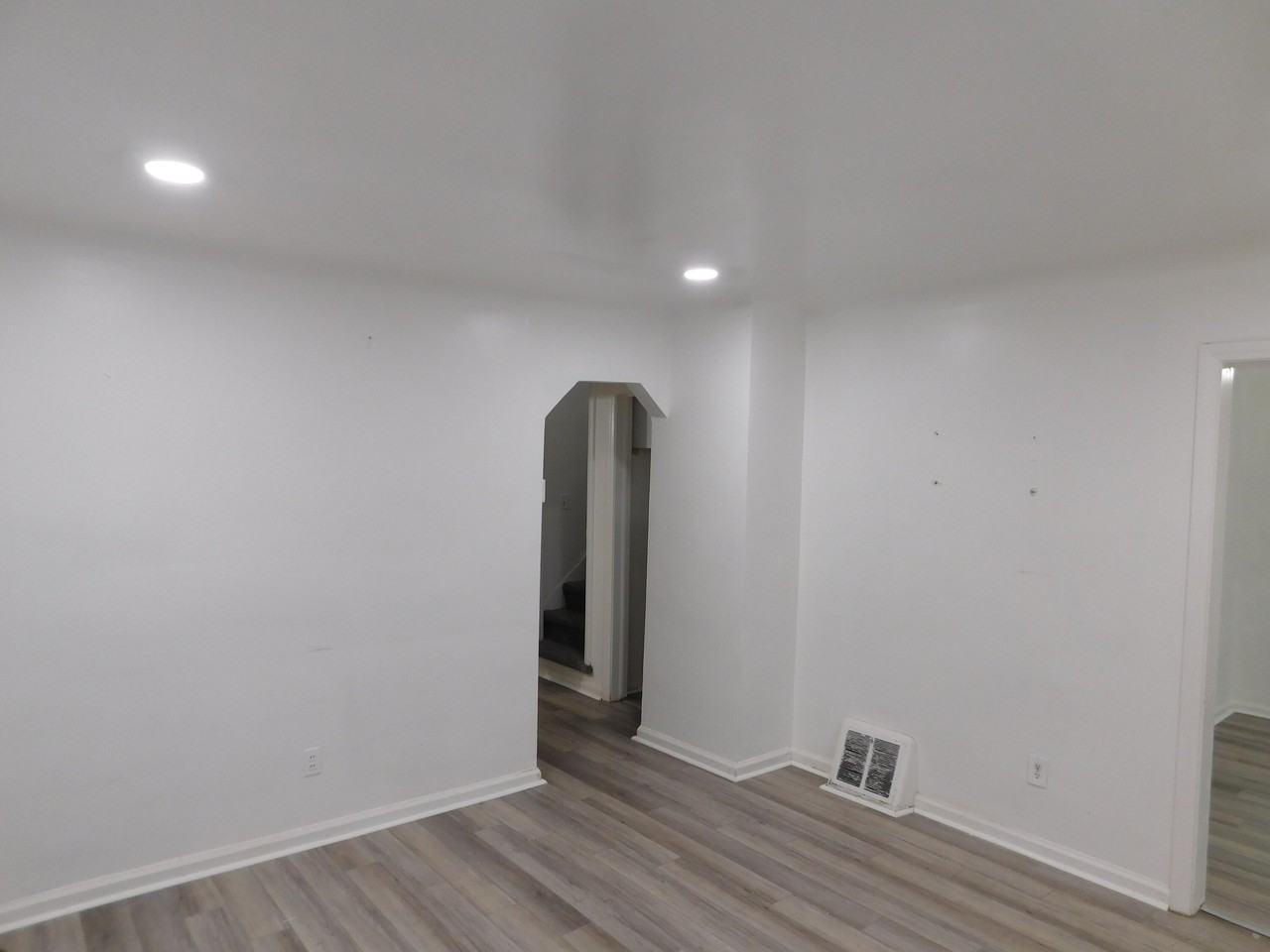 6490 Stahelin Ave - Photo 6 of 30