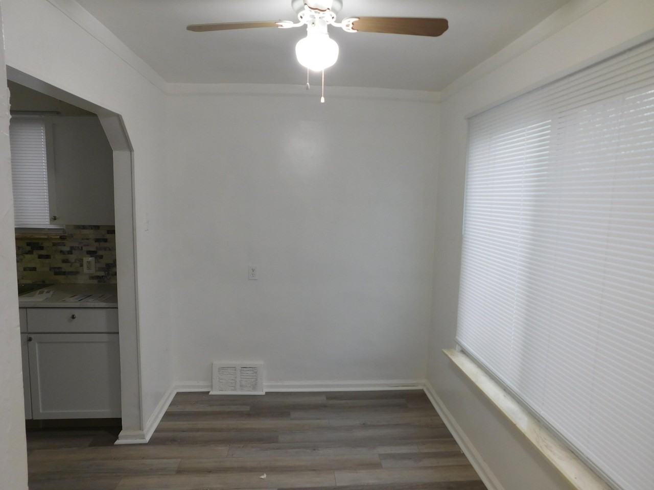 6490 Stahelin Ave - Photo 7 of 30