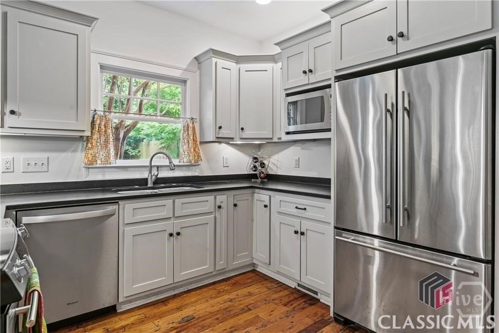 325 Lyndon Ave - Photo 6 of 19