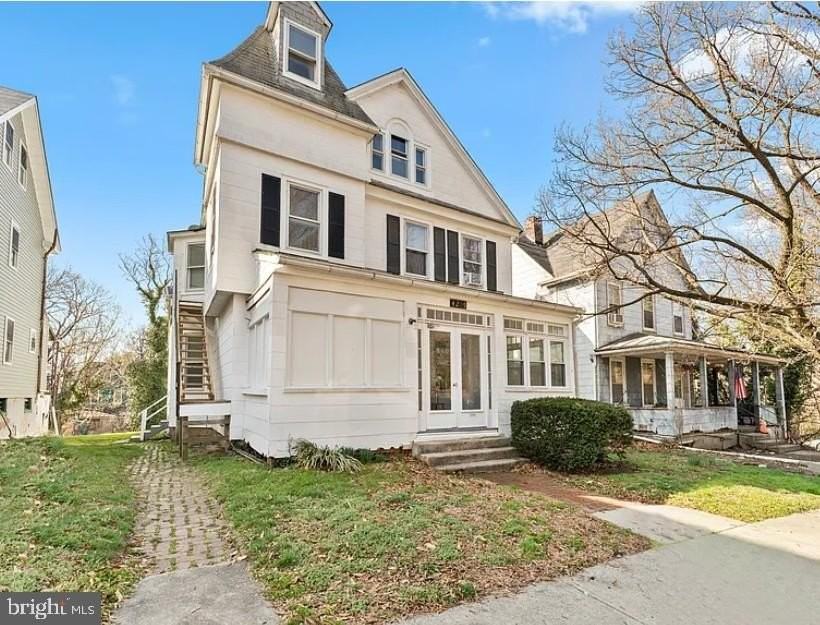 4215 Connecticut Ave - Photo 2 of 12