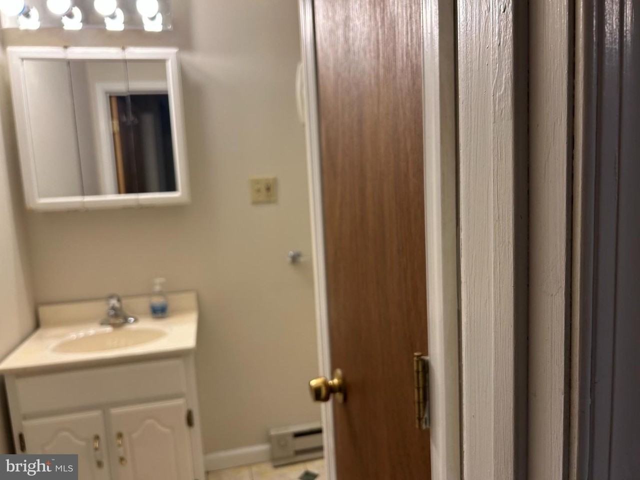 206 Courtland St - Photo 6 of 8