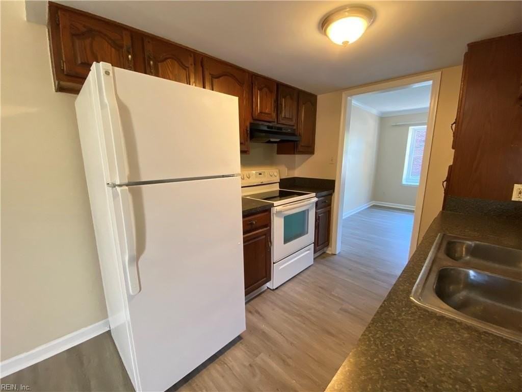 1924 Darnell Dr - Photo 5 of 20