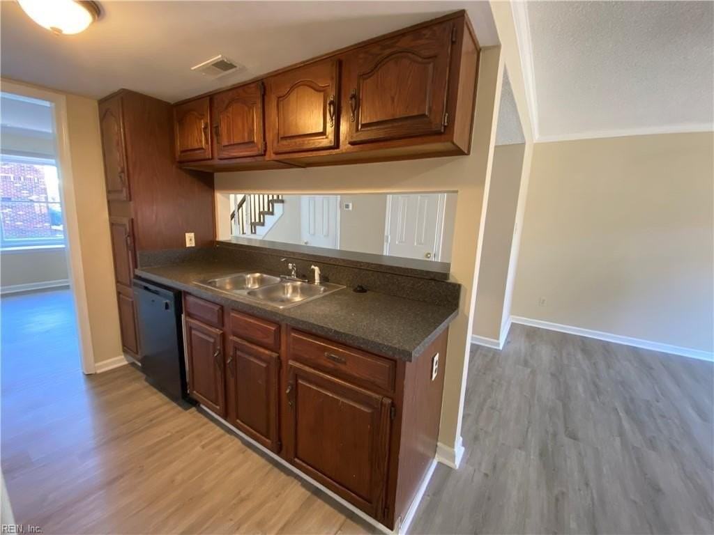 1924 Darnell Dr - Photo 6 of 20