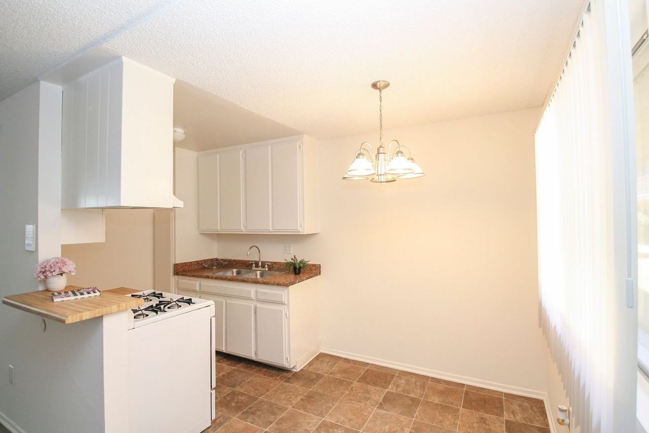 7457 Woodman Ave. - Photo 7 of 23