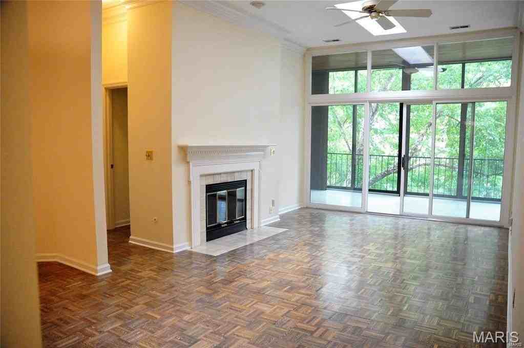 4540 Laclede Ave #304 - Photo 3 of 25