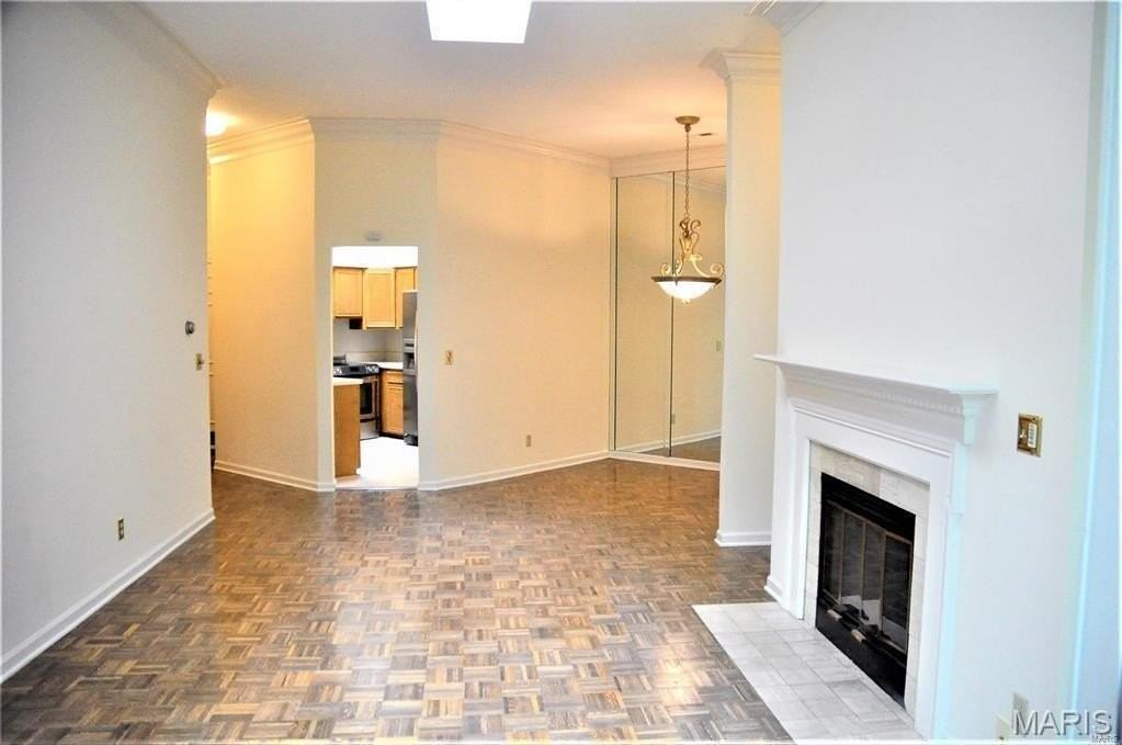 4540 Laclede Ave #304 - Photo 5 of 25