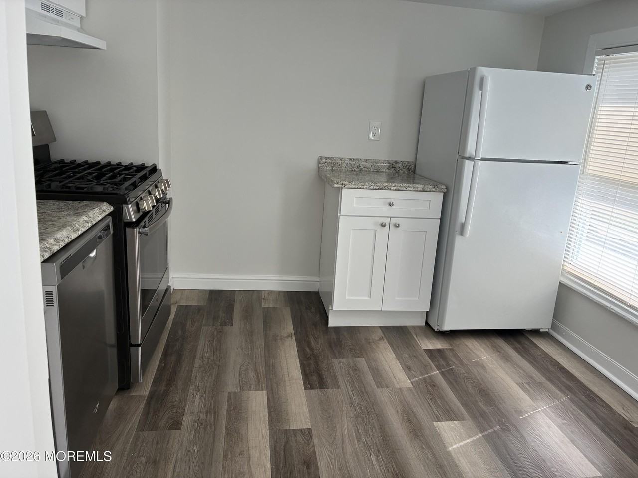 33 Washington St #2ndFL - Photo 4 of 7