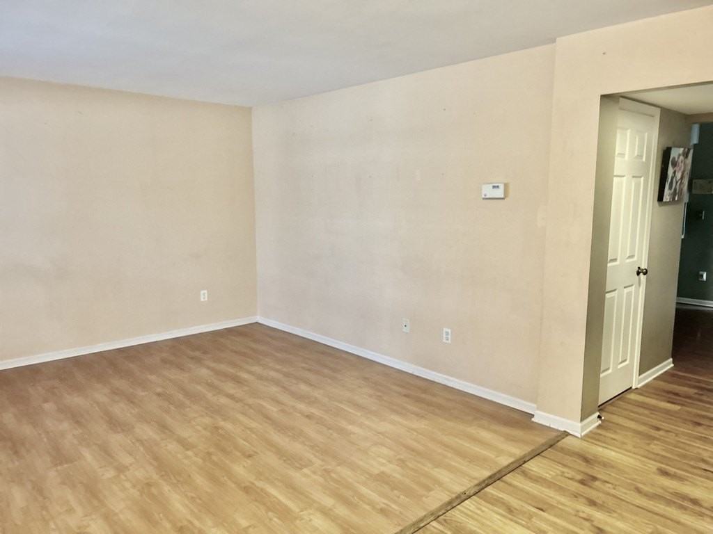 21509 W Georgetown Dr - Photo 3 of 10