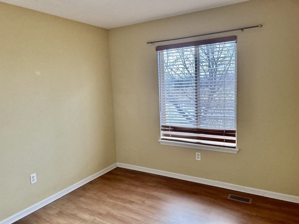 21509 W Georgetown Dr - Photo 4 of 10