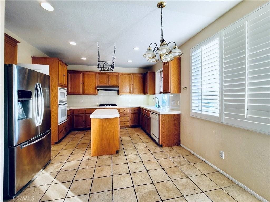 24951 Pam Ct - Photo 4 of 20