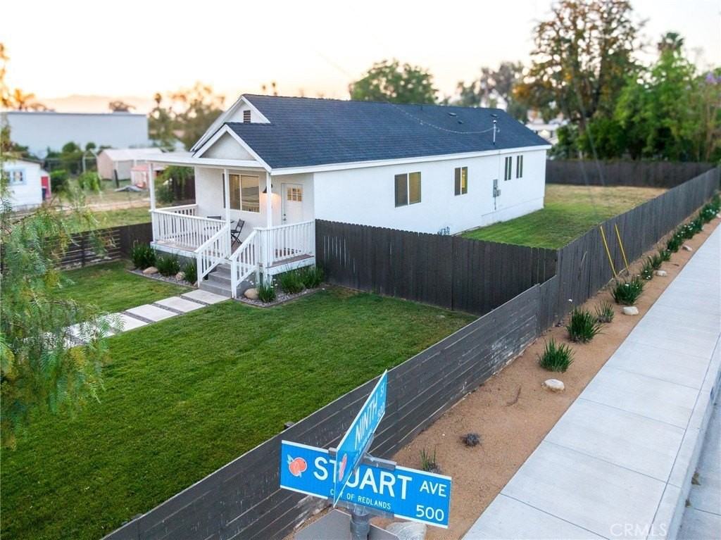 423 E Stuart Ave - Photo 3 of 8