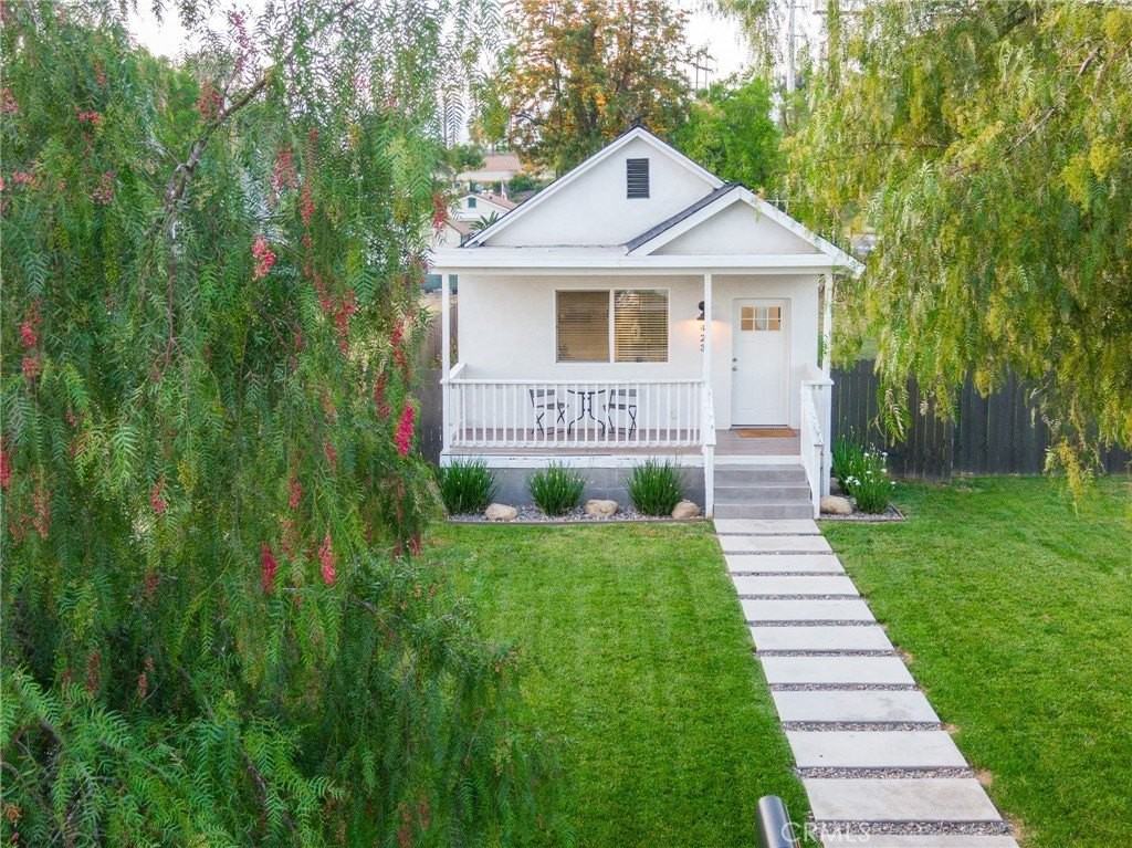 423 E Stuart Ave - Photo 5 of 8